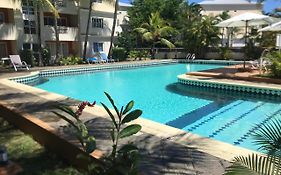 Beautiful Appartement With Large Pool Near The Beach